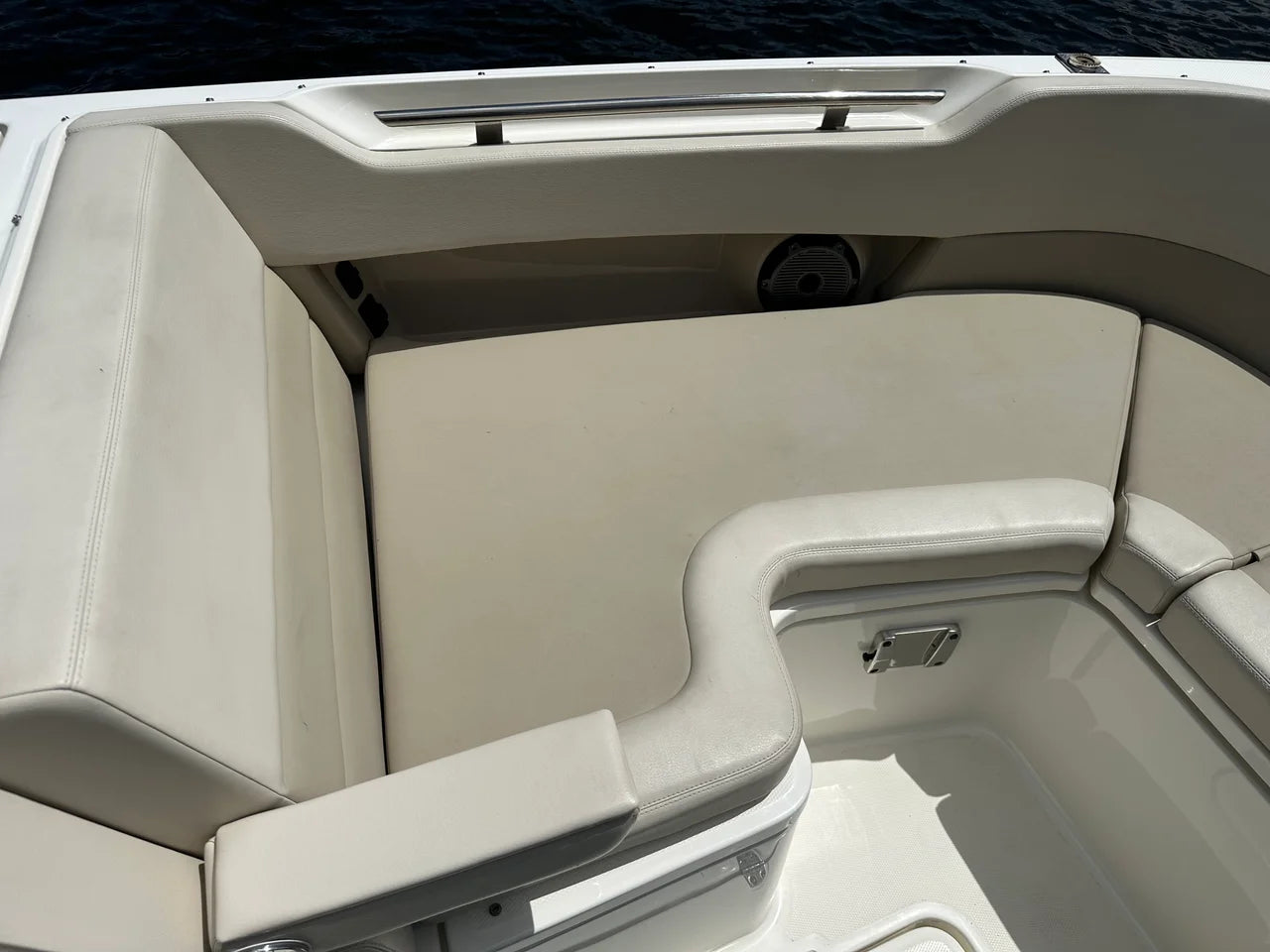 2023 Boston Whaler 320 VANTAGE 32.0 feet, Fort Myers, Florida #49