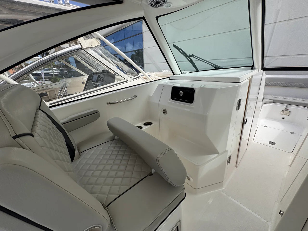 2025 Pursuit 306 DC 30.0 feet, Stuart, Florida #21