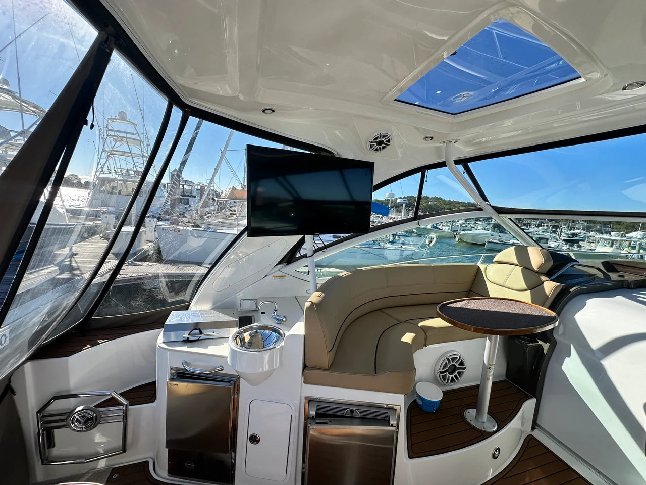 2014 Cruisers Yachts 380 EXPRESS 38.0 feet, Danvers, Massachusetts #8
