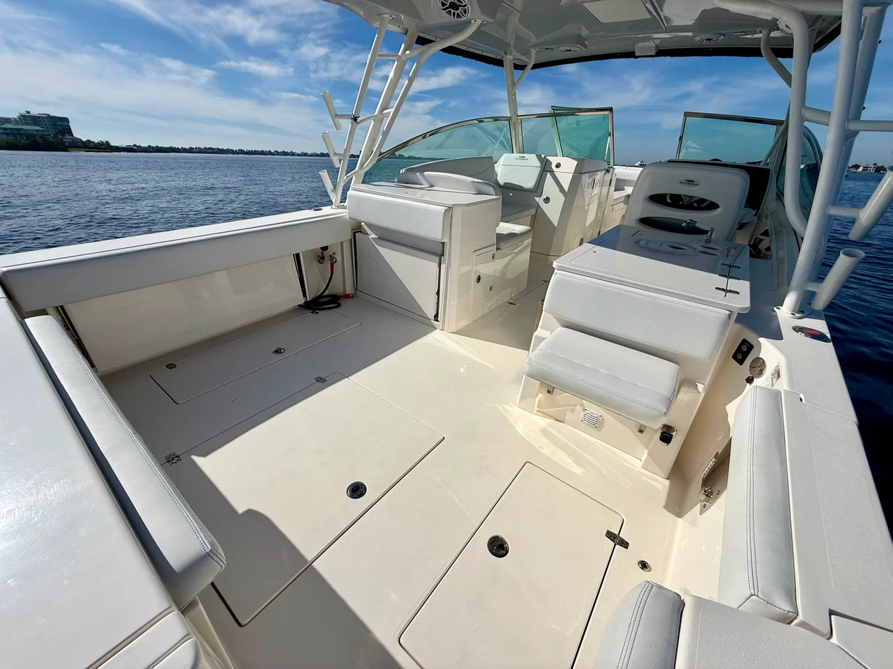 2022 Cobia 330 DUAL CONSOLE 33.0 feet, Fort Myers, Florida #15