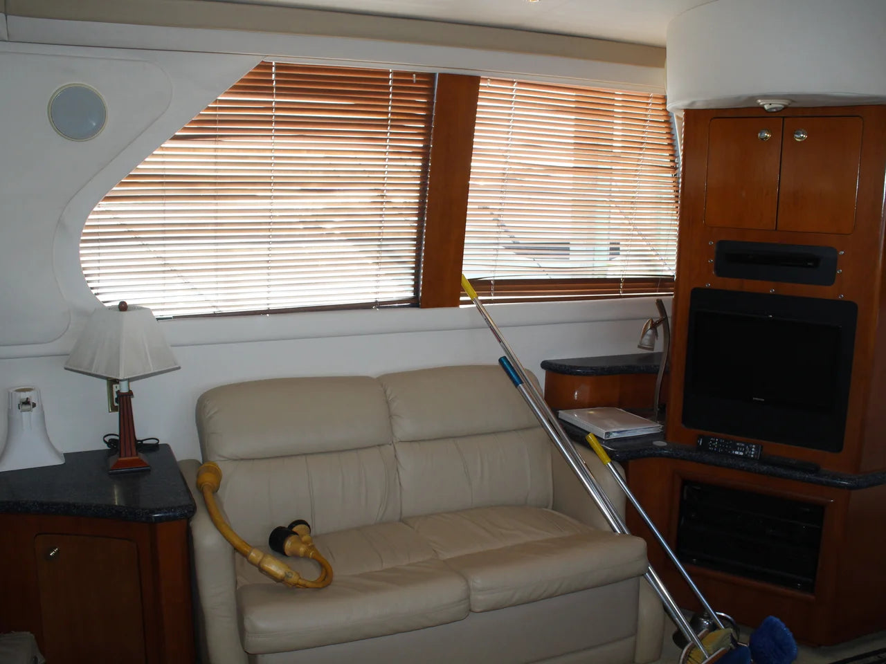 2000 Carver Yachts 450 VOYAGER PILOTHOUSE 45.0 feet, Wrightsville Beach, North Carolina #24