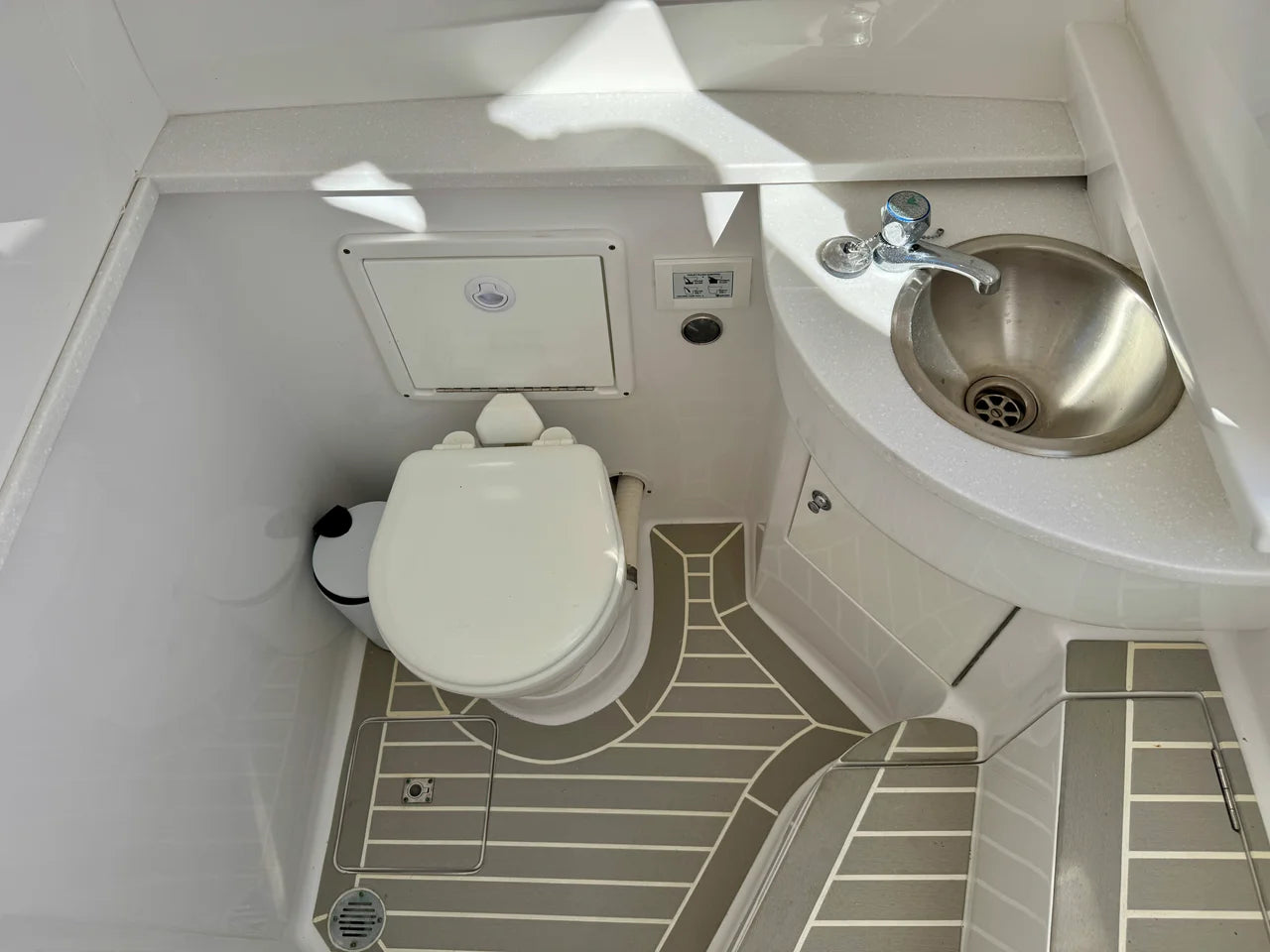 2024 Intrepid 407 NOMAD FE 40.0 feet, Dania Beach, Florida #49