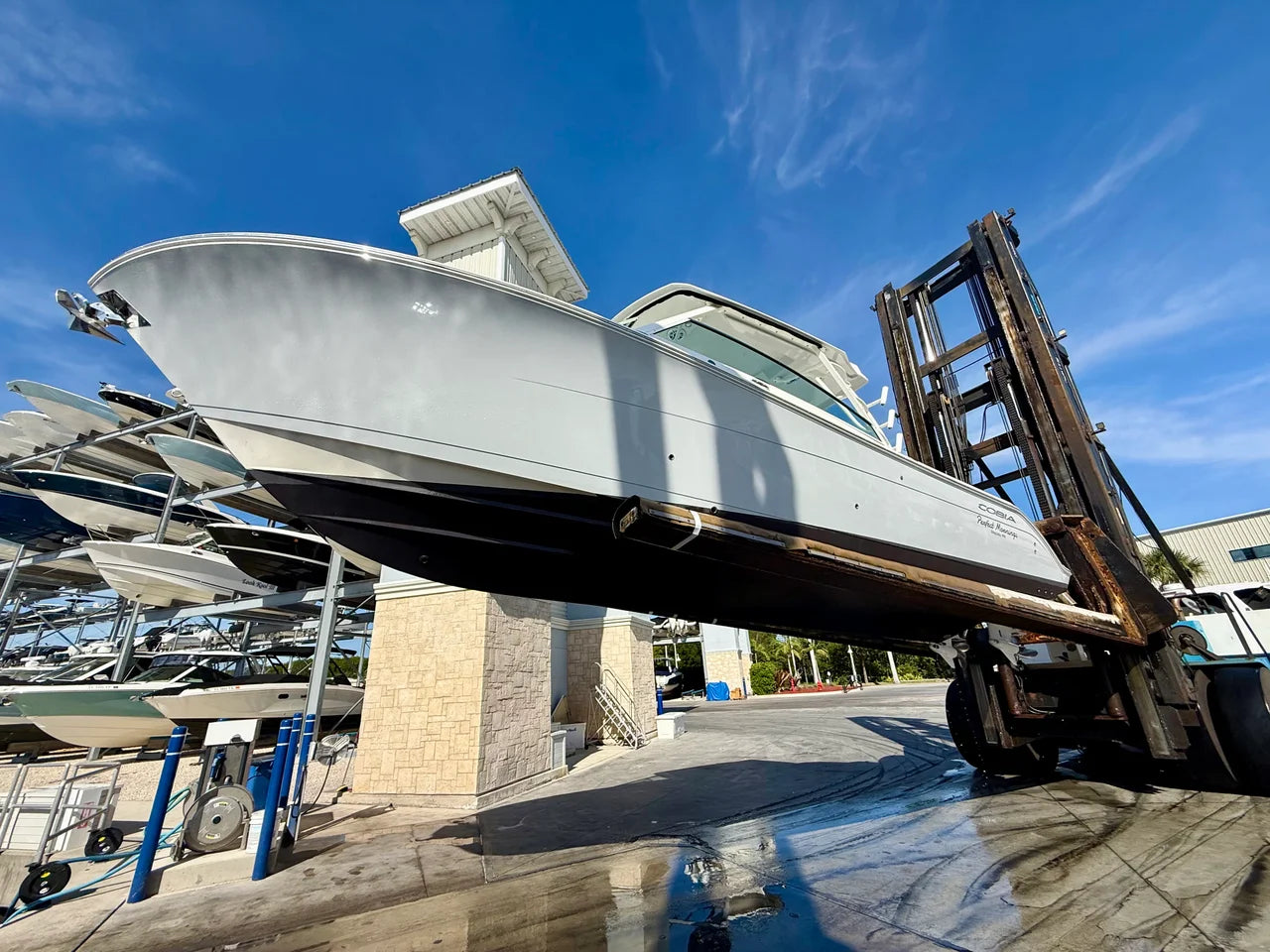 2022 Cobia 330 DUAL CONSOLE 33.0 feet, Fort Myers, Florida #60
