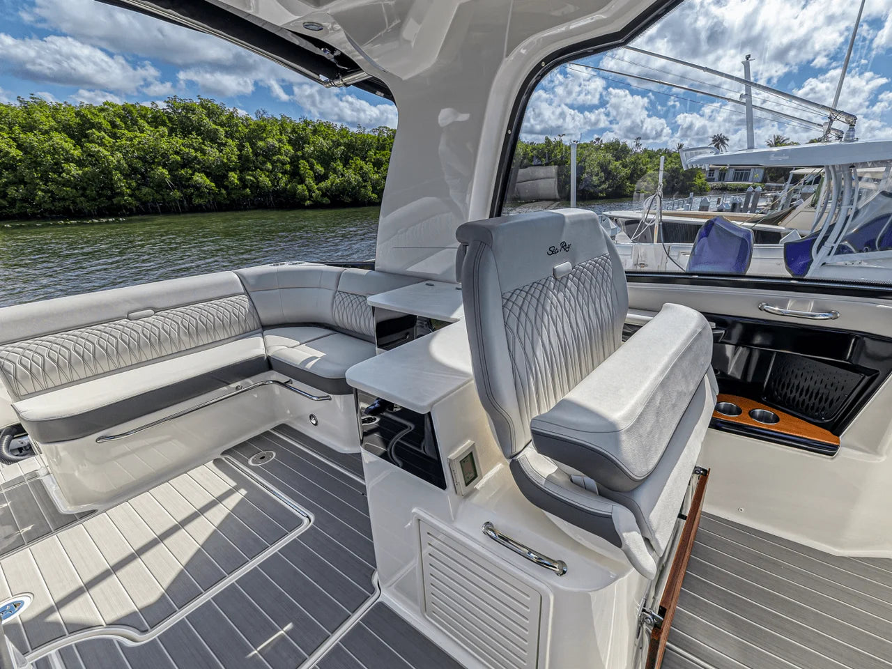 2022 Sea Ray 370 SUNDANCER OUTBOARD 37.0 feet, Highland Beach, FL, FL #52