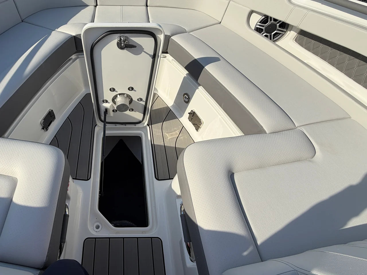 2026 Sea Ray SLX 310 Outboard 31.0 feet, Grasonville, Maryland #48