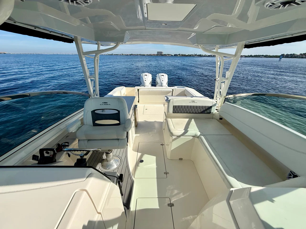 2022 Cobia 330 DUAL CONSOLE 33.0 feet, Fort Myers, Florida #49