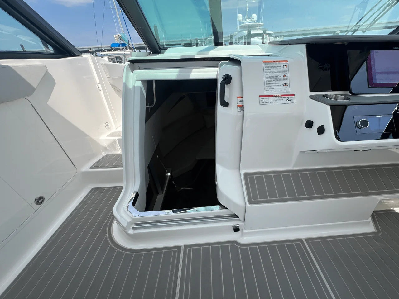 2025 Sea Ray Sundancer 320 Outboard 32.0 feet, Charleston, SC #39