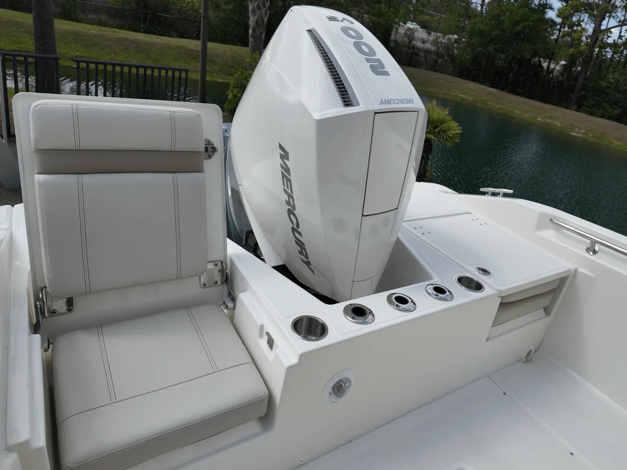 2025 Boston Whaler 220 Dauntless 22.0 feet, Charleston, SC #11