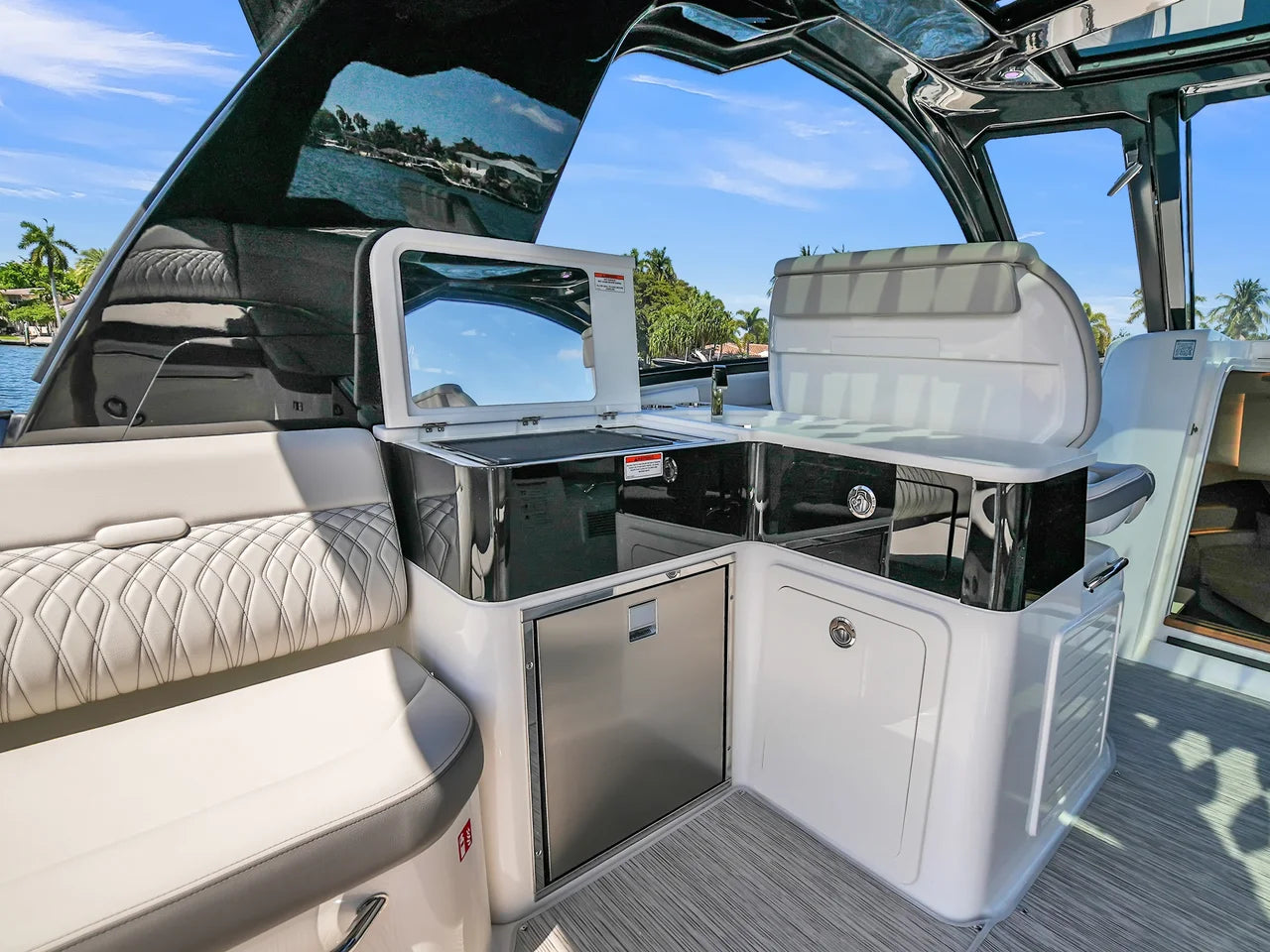 2026 Sea Ray Sundancer 370 Outboard 37.0 feet, Tarpon Springs, Florida #14