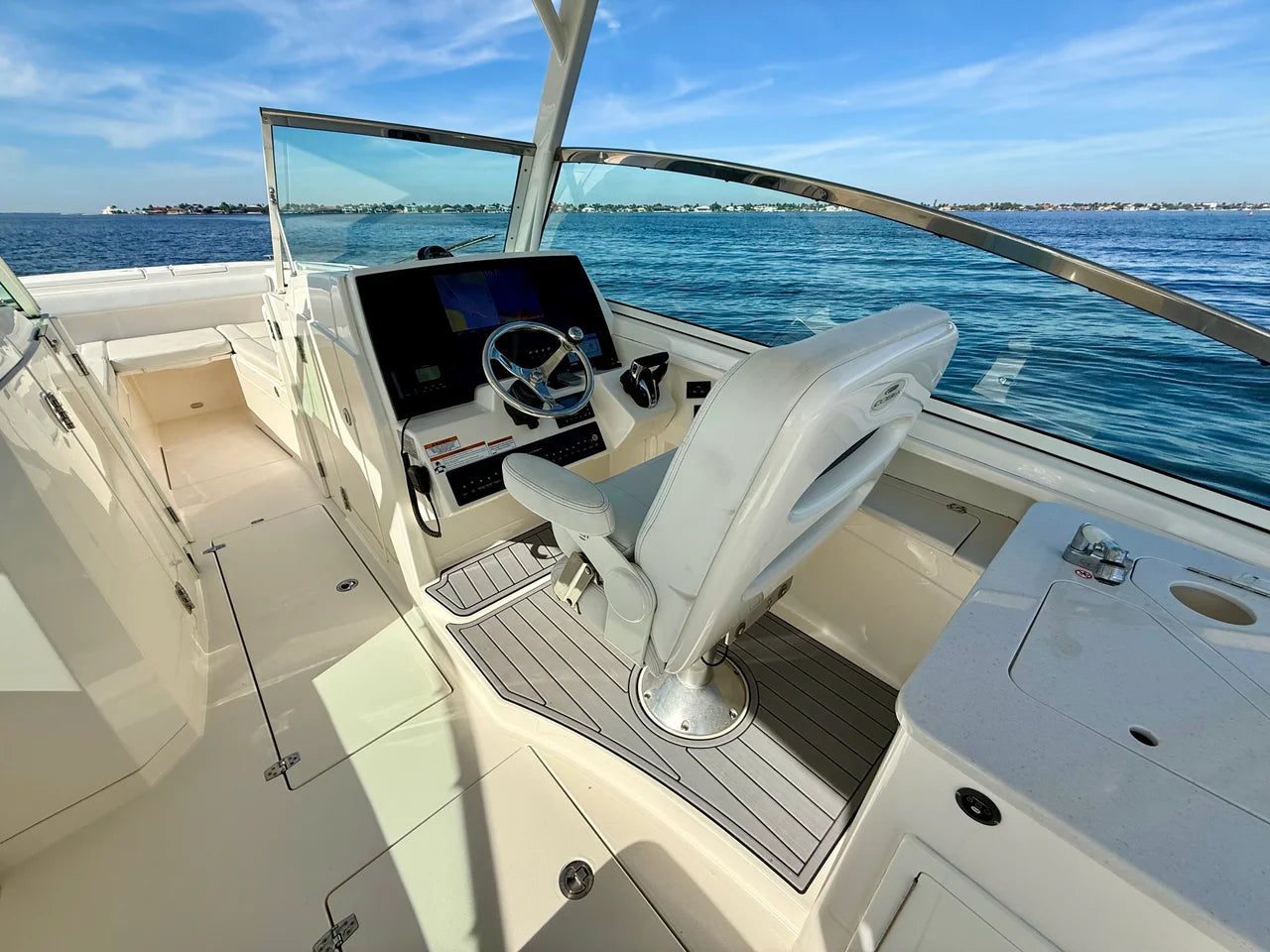 2022 Cobia 330 DUAL CONSOLE 33.0 feet, Fort Myers, Florida #41
