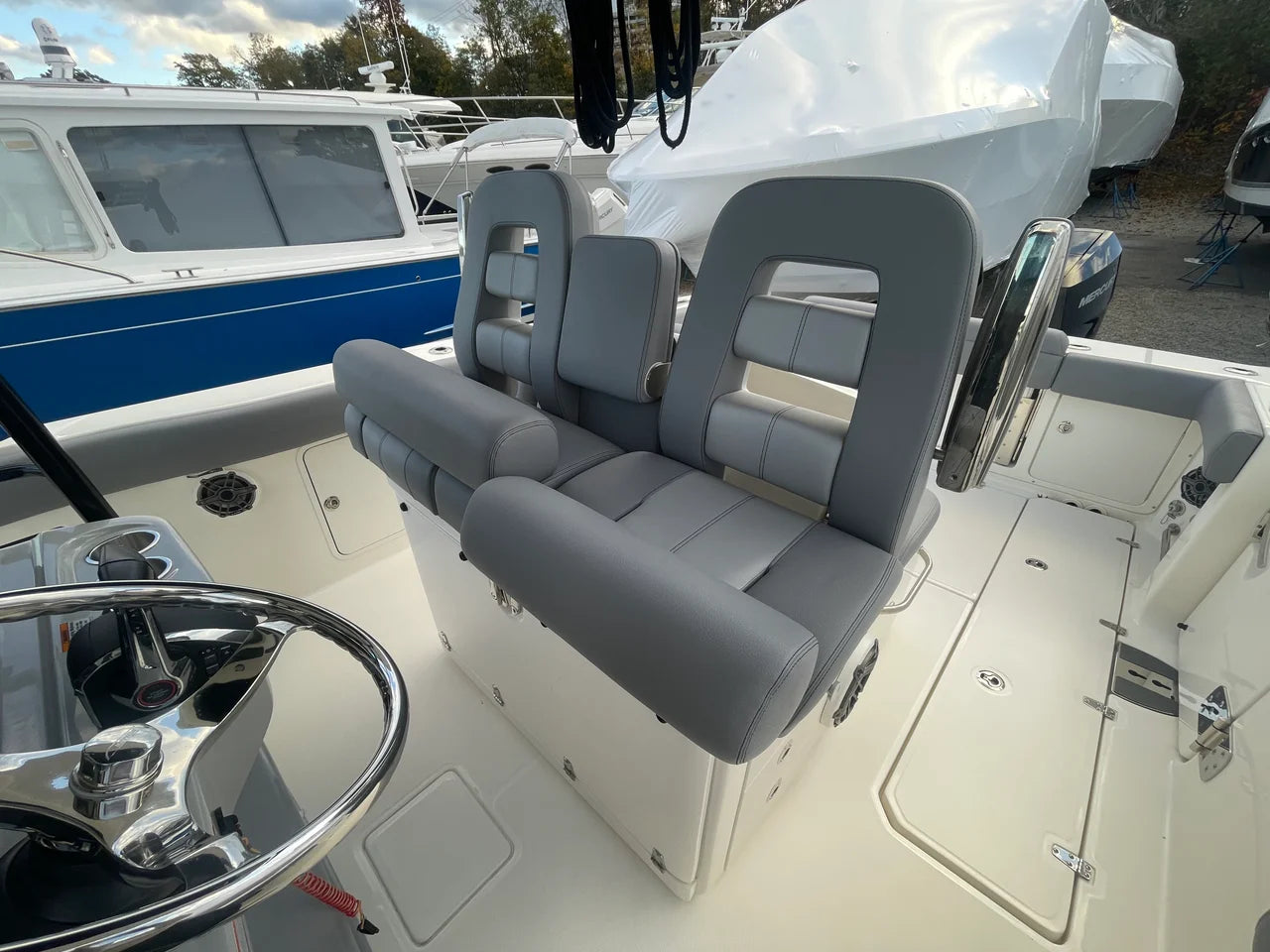 2025 Boston Whaler 330 OUTRAGE 33.0 feet, Quincy, MA #19