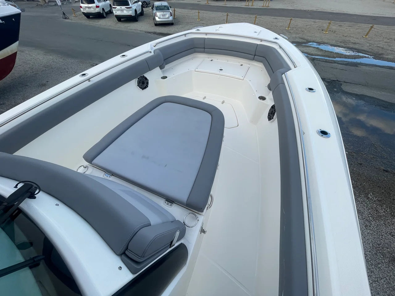 2025 Boston Whaler 330 OUTRAGE 33.0 feet, Quincy, MA #27