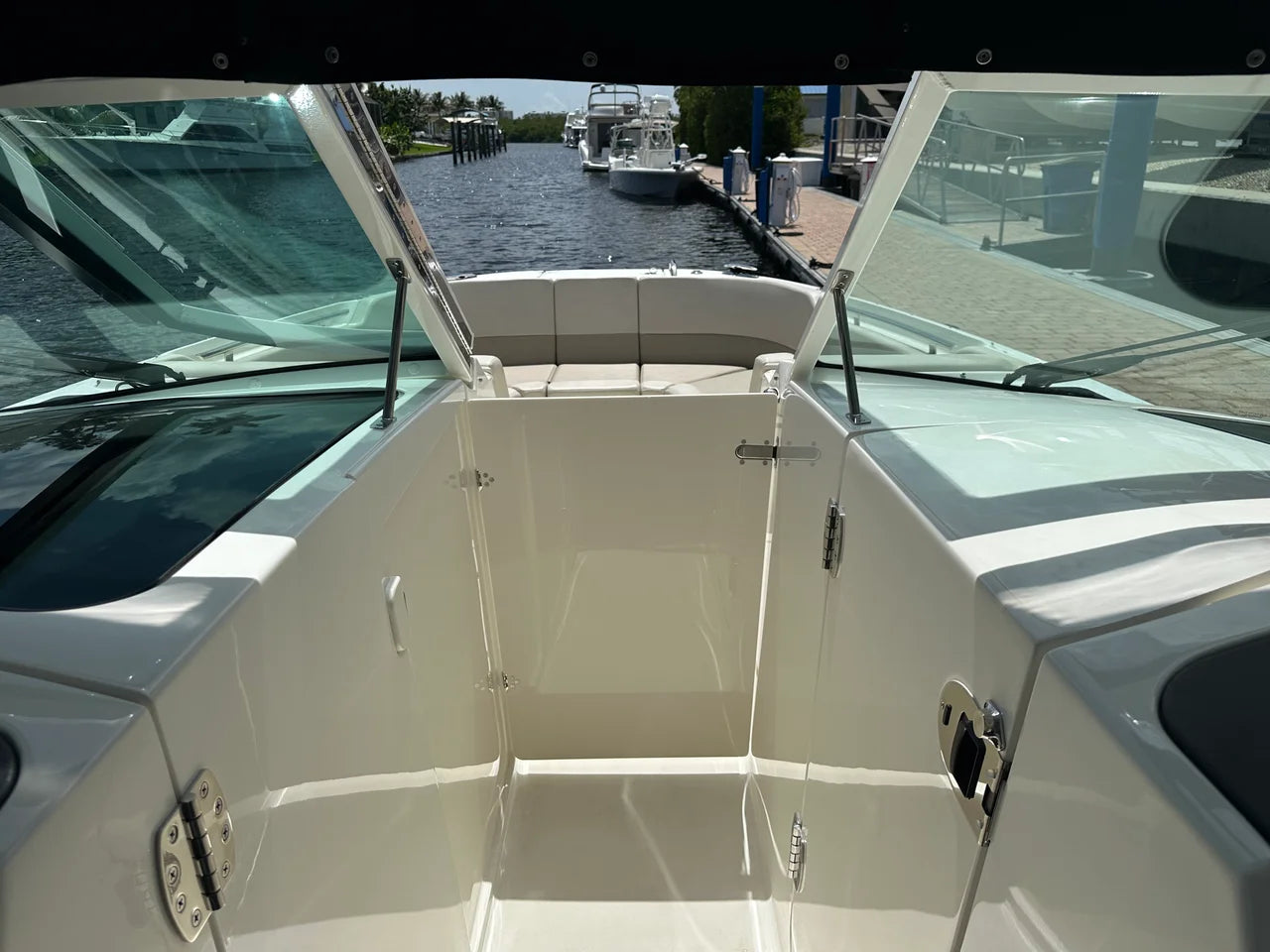 2023 Boston Whaler 320 VANTAGE 32.0 feet, Fort Myers, Florida #45