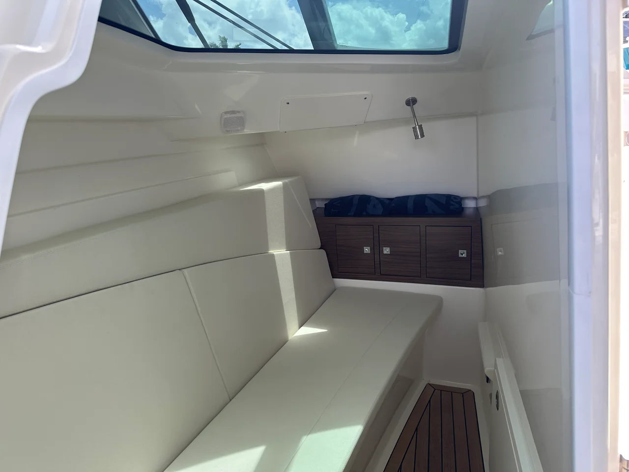 2023 Boston Whaler 320 VANTAGE 32.0 feet, Fort Myers, Florida #35