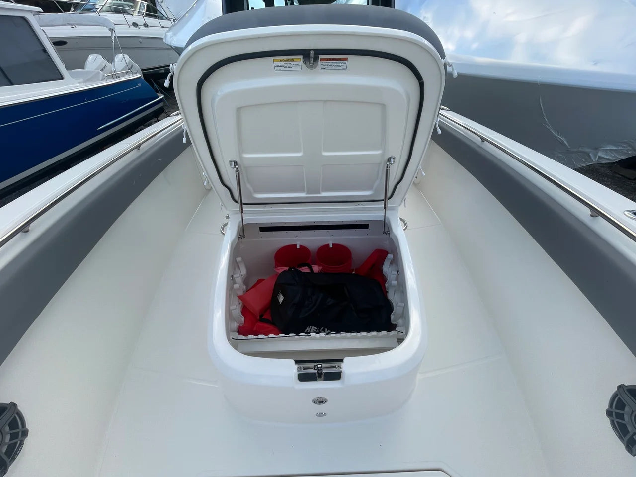 2025 Boston Whaler 330 OUTRAGE 33.0 feet, Quincy, MA #29