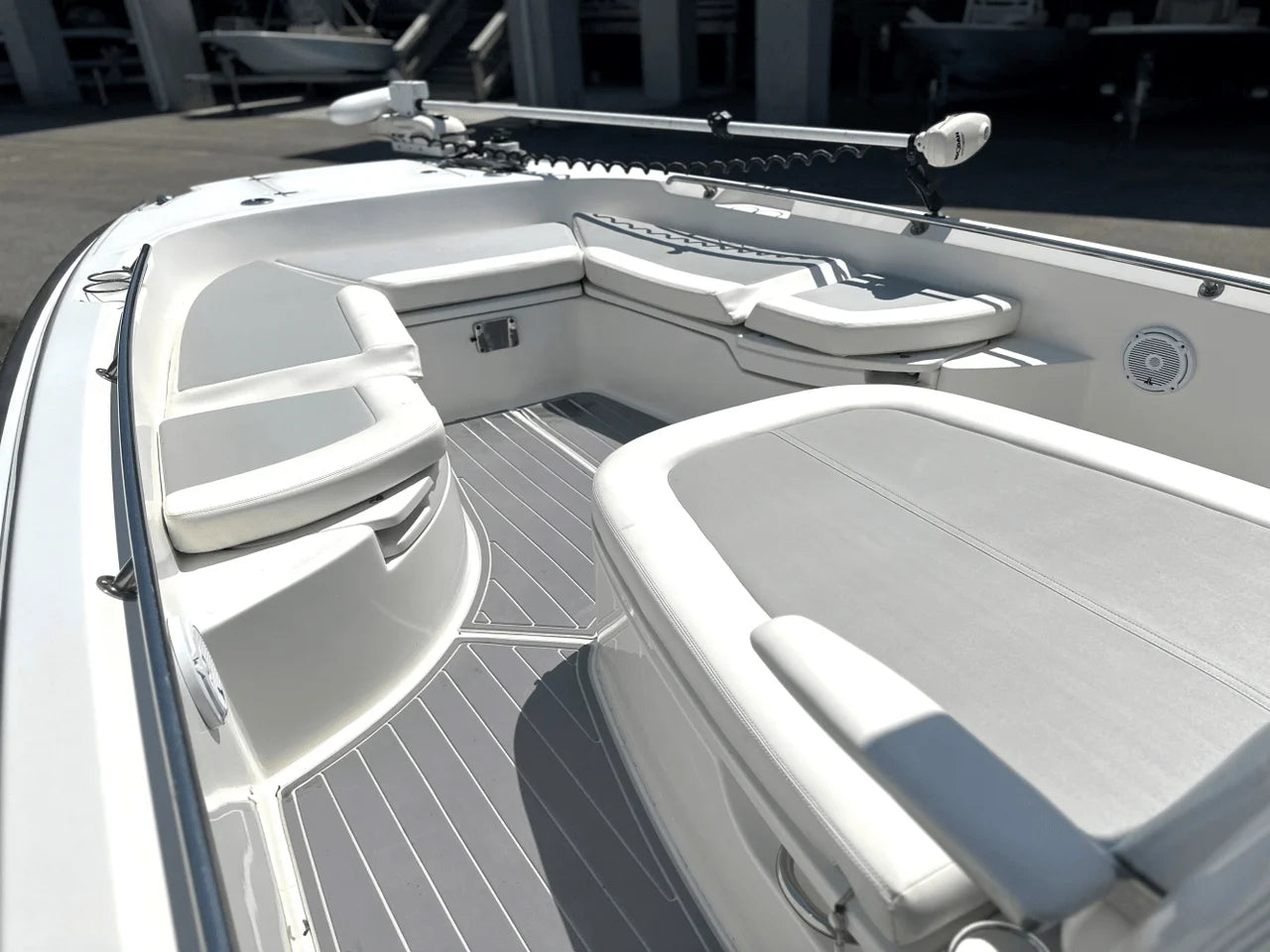 2016 Boston Whaler 270 DAUNTLESS 27.0 feet, Charleston, SC #16