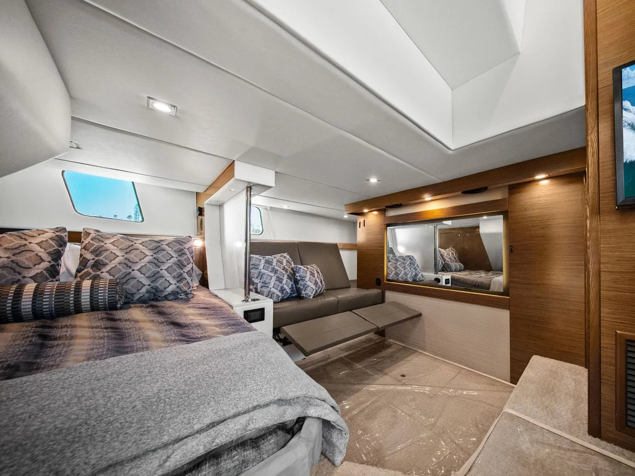 2014 Cruisers Yachts 45 CANTIUS 45.0 feet, St Petersburg, FL #40