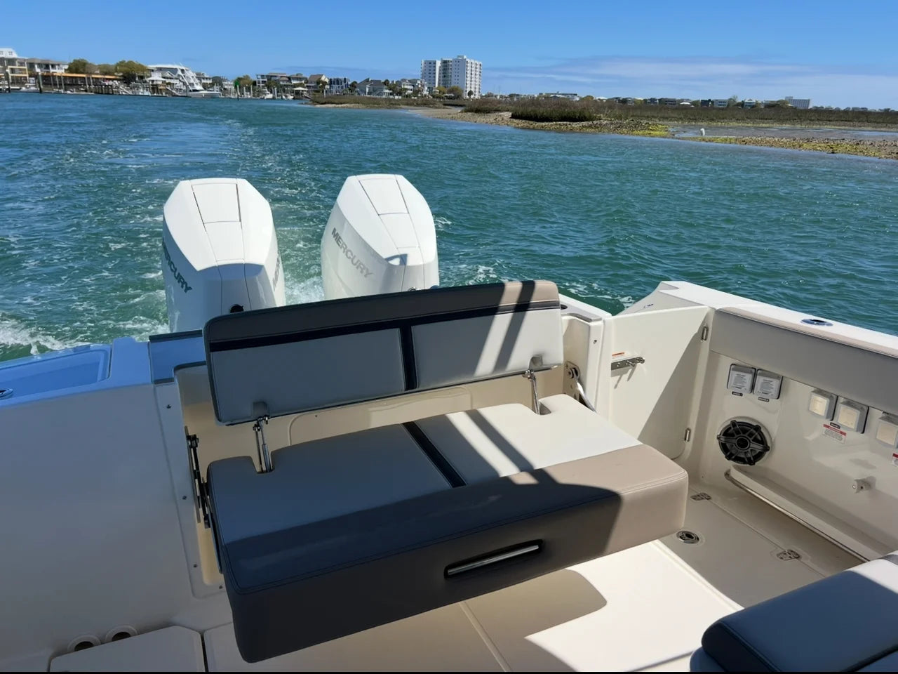 2026 Boston Whaler 330 Vantage 33.0 feet, Wrightsville Beach, North Carolina #9