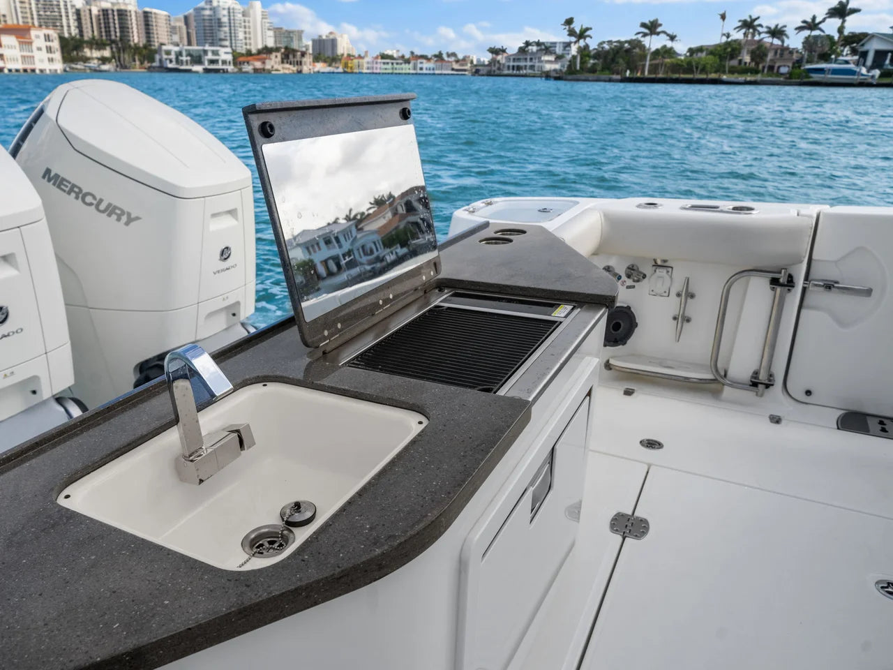 2022 Boston Whaler 405 40.0 feet, Naples, Florida #41