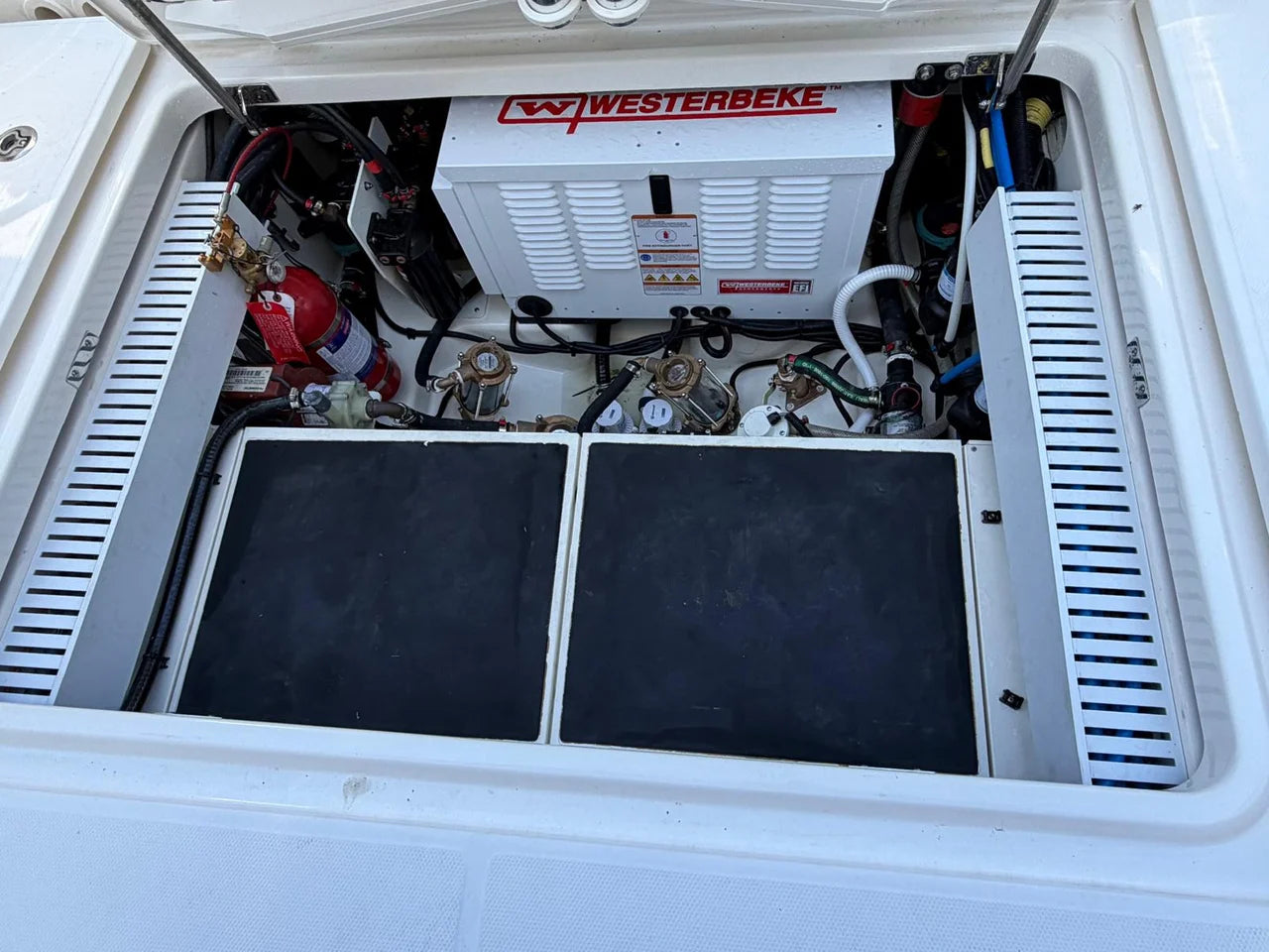 2022 Boston Whaler 350 REALM 35.0 feet, Key Largo, FL #55