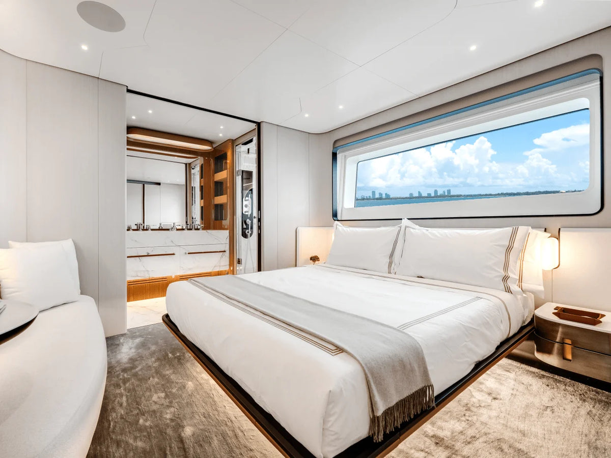 2027 Azimut Grande 36M 115.0 feet, Inuvik, Northwest Territories #20