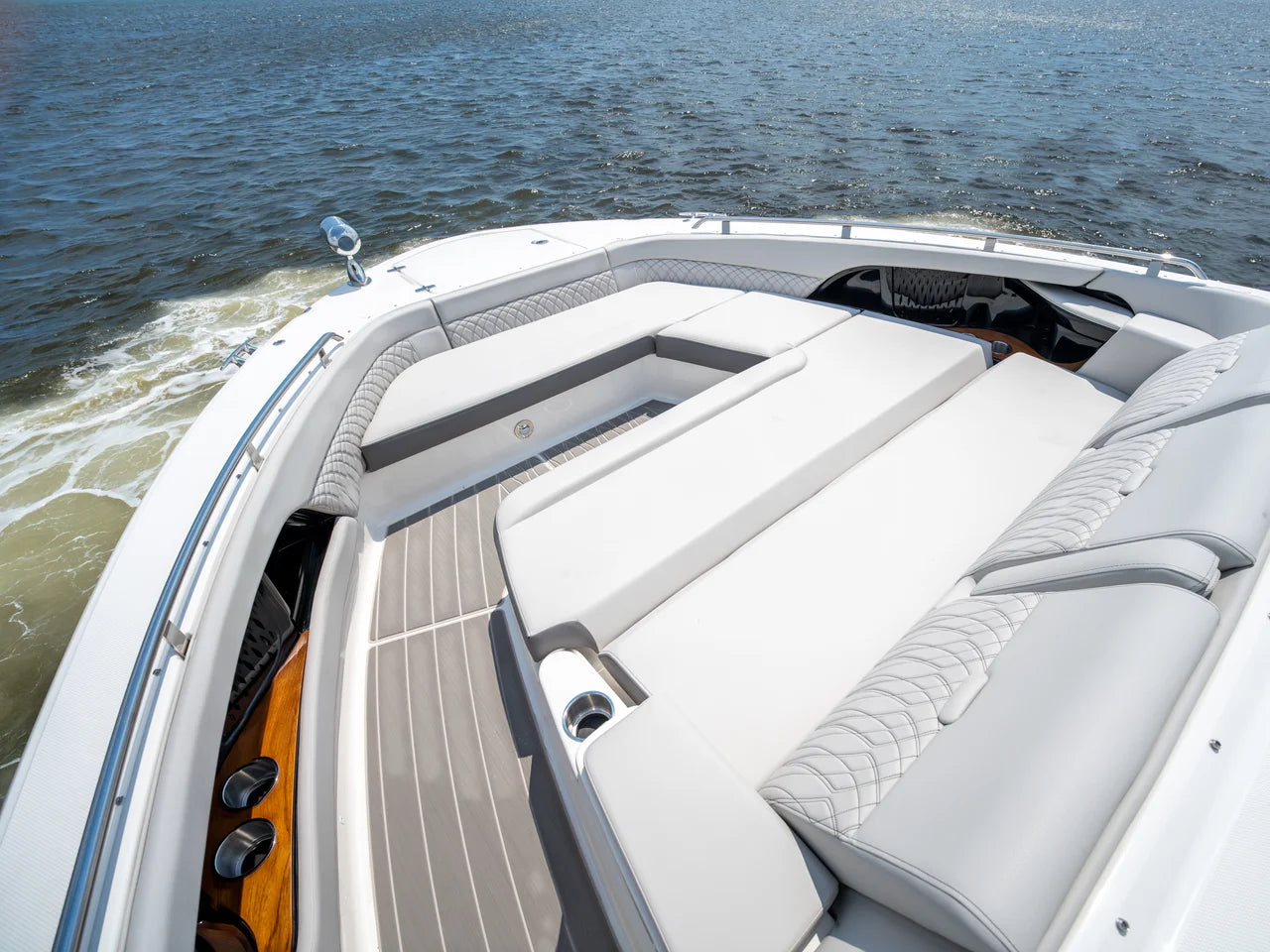 2026 Sea Ray Sundancer 370 Outboard 37.0 feet, Wrightsville Beach, North Carolina #51