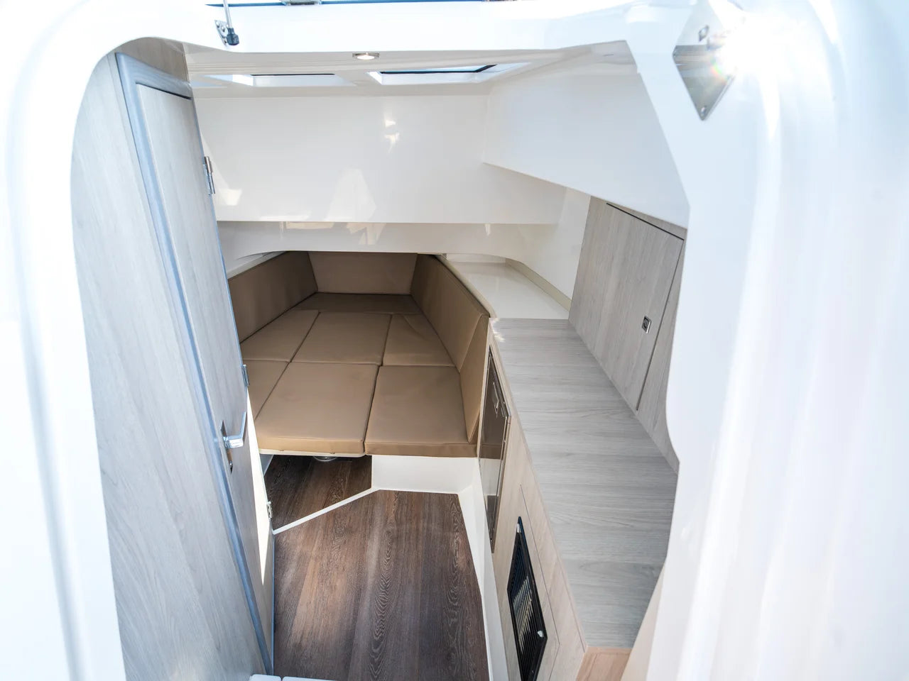 2027 Cruisers Yachts 38 VTR EC 38.0 feet, Wrightsville Beach, North Carolina #19