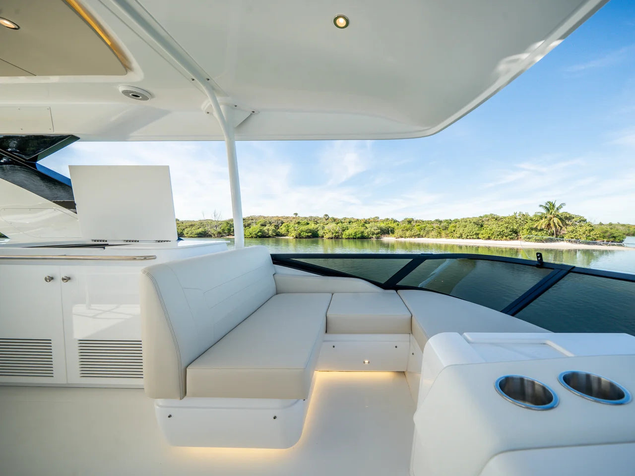 2026 Cruisers Yachts 57 FLY 57.0 feet, Stuart, Florida #26