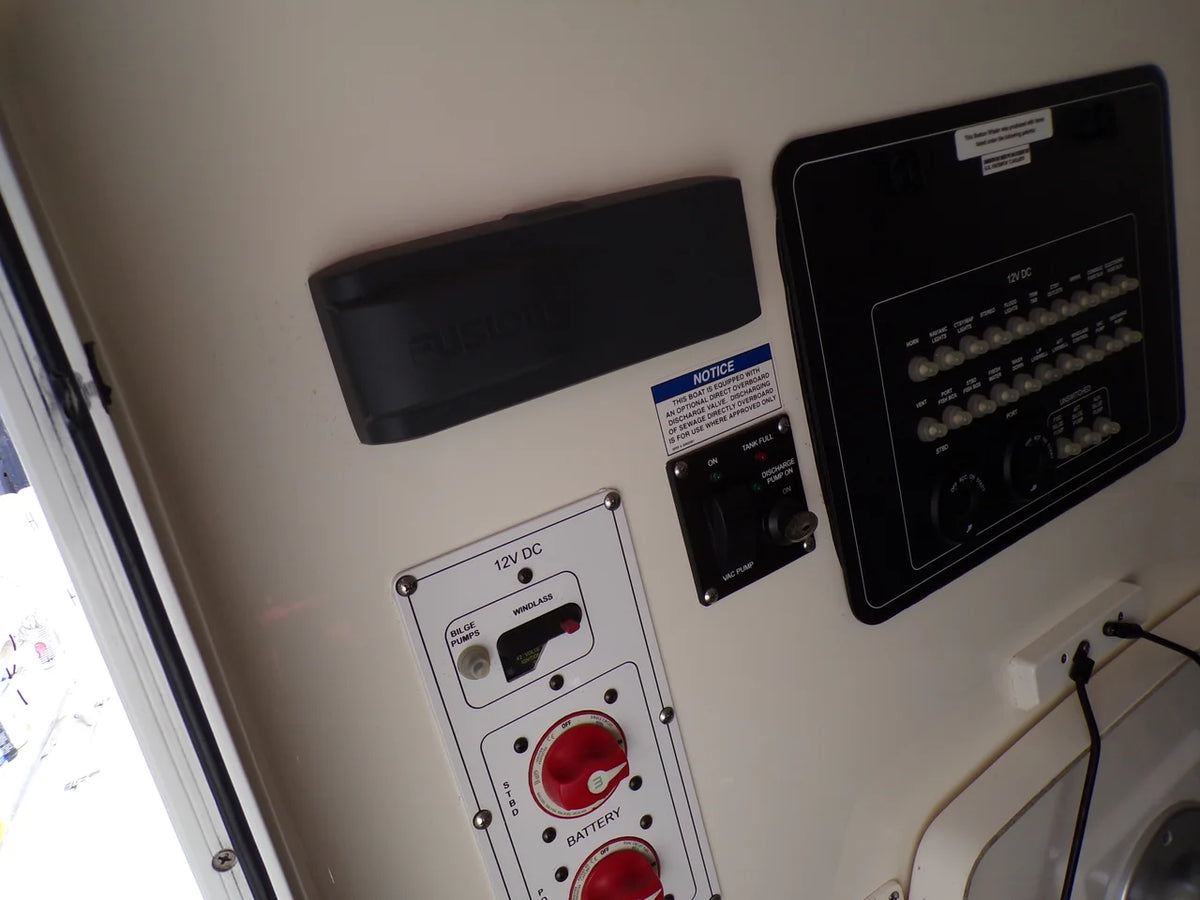 2019 Boston Whaler 250 OUTRAGE 25.0 feet, Naples, FL #40