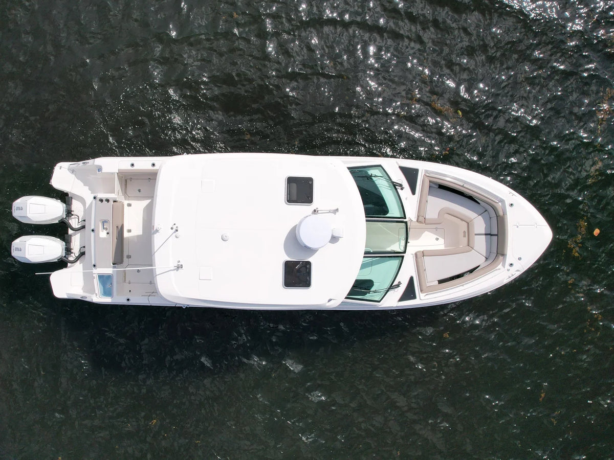 2027 Boston Whaler 330 Vantage 33.0 feet, Pompano Beach, Florida #18