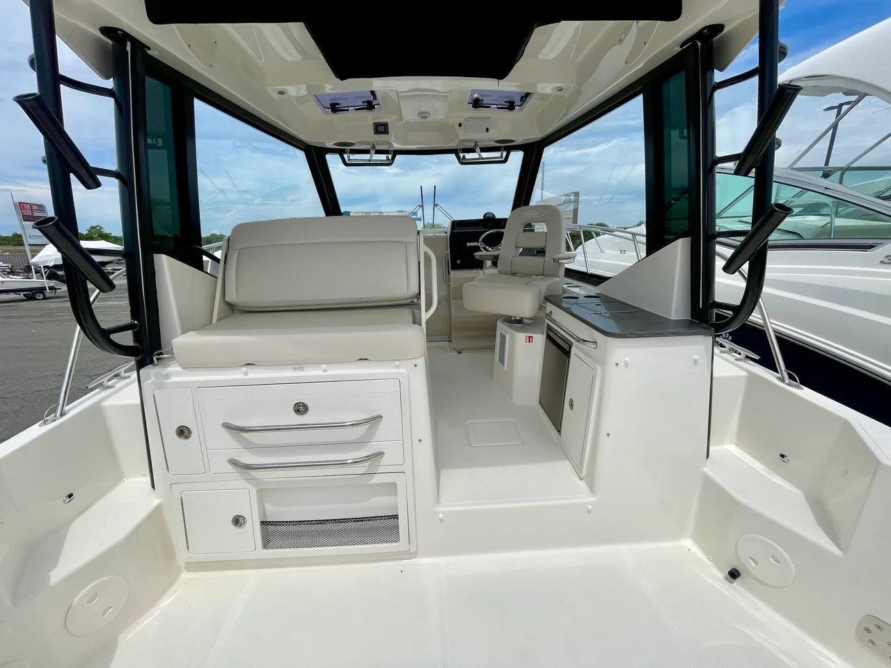 2026 Boston Whaler 325 Conquest 32.0 feet, Danvers, Massachusetts #5
