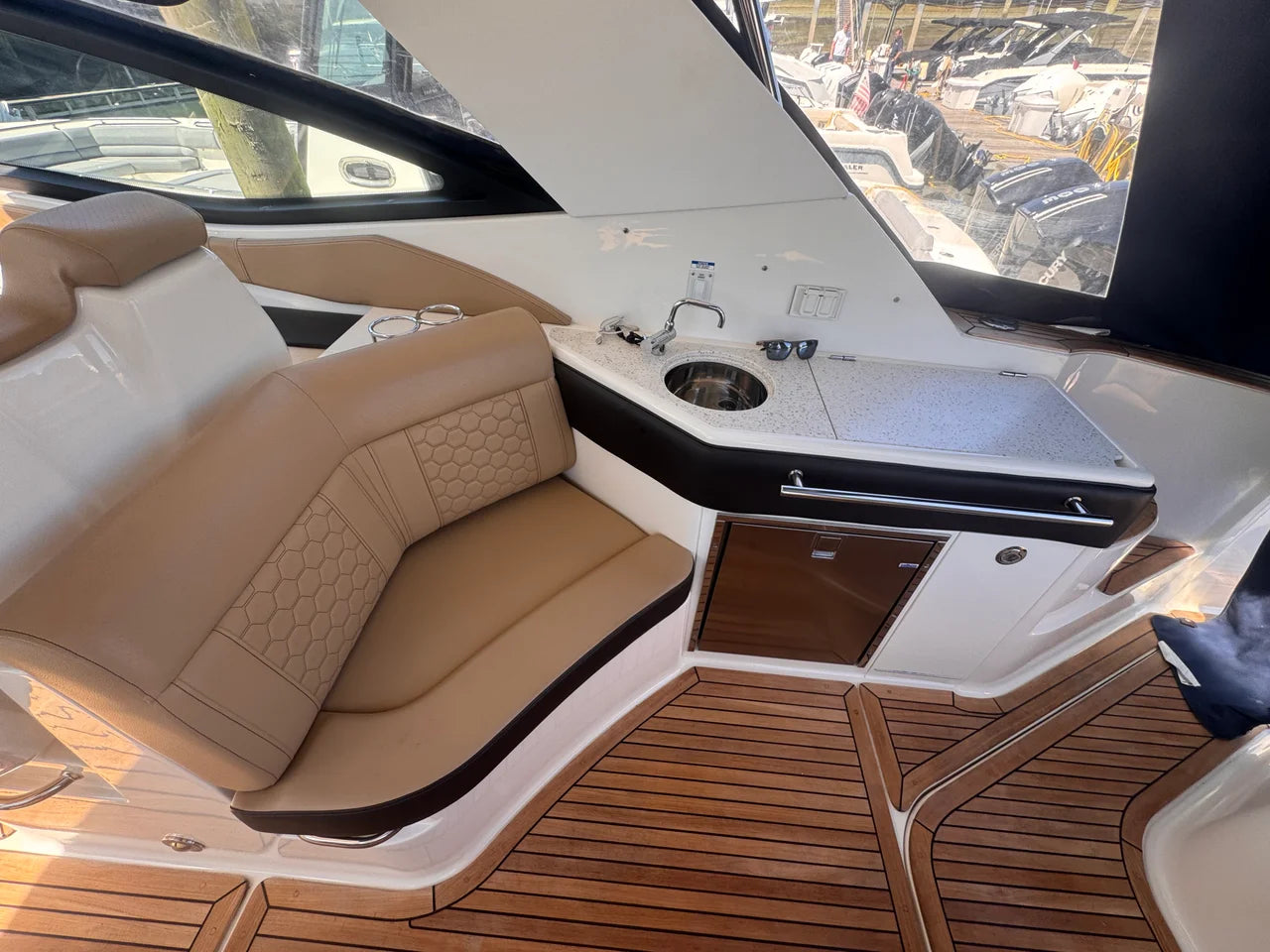 2019 Sea Ray 320 SUNDANCER 32.0 feet, Norwalk, Connecticut #9