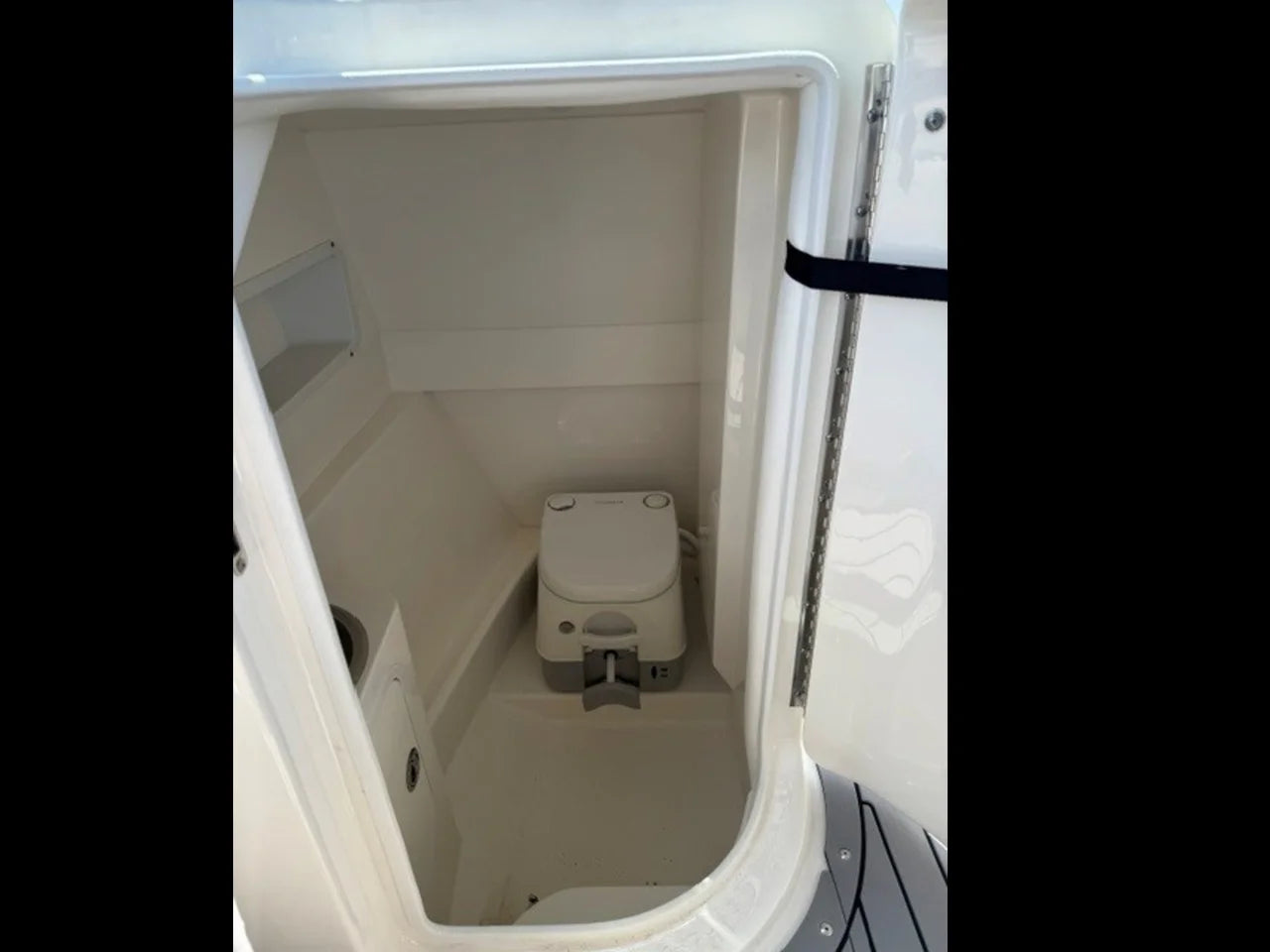 2021 Sea Ray 270 SDX OB 29.0 feet, Norwalk, Connecticut #8