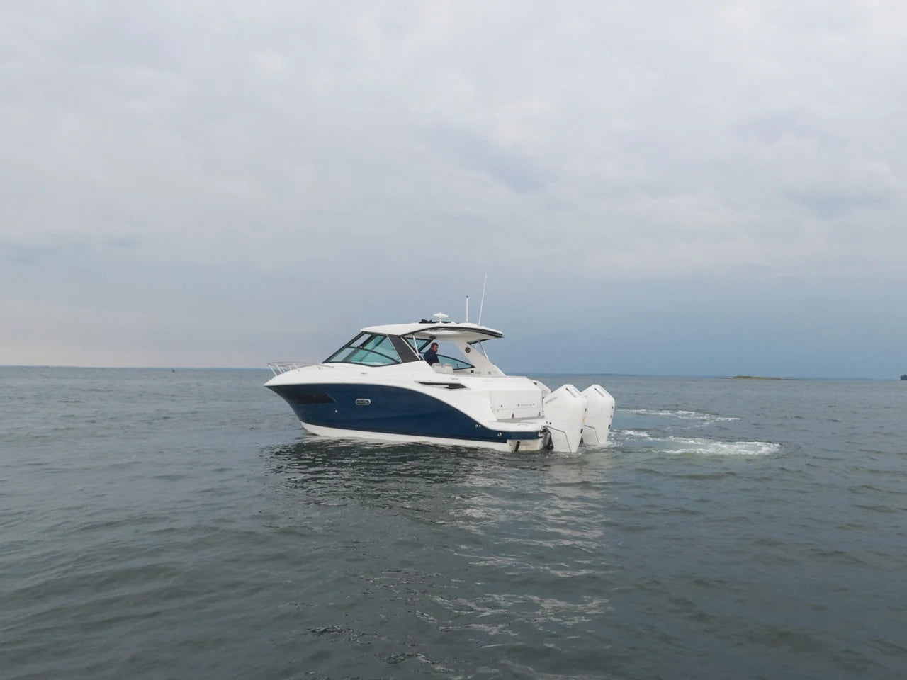 2026 Sea Ray Sundancer 320 Outboard 32.0 feet, Norwalk, Connecticut #4