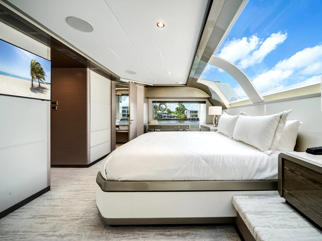2025 Ocean Alexander 27R 88.0 feet, Fort Lauderdale, FL #44