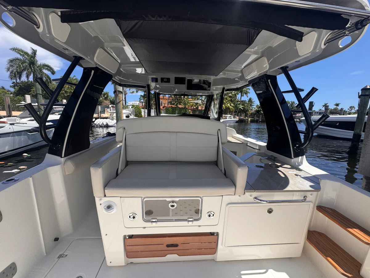 2023 Boston Whaler 350 Realm 35.0 feet, Pompano Beach, Florida #7
