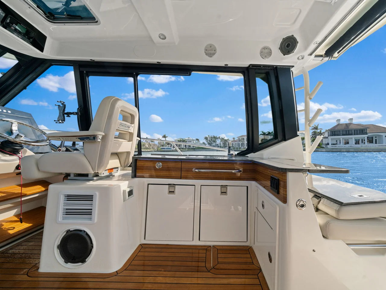 2022 Boston Whaler 405 40.0 feet, Naples, Florida #49