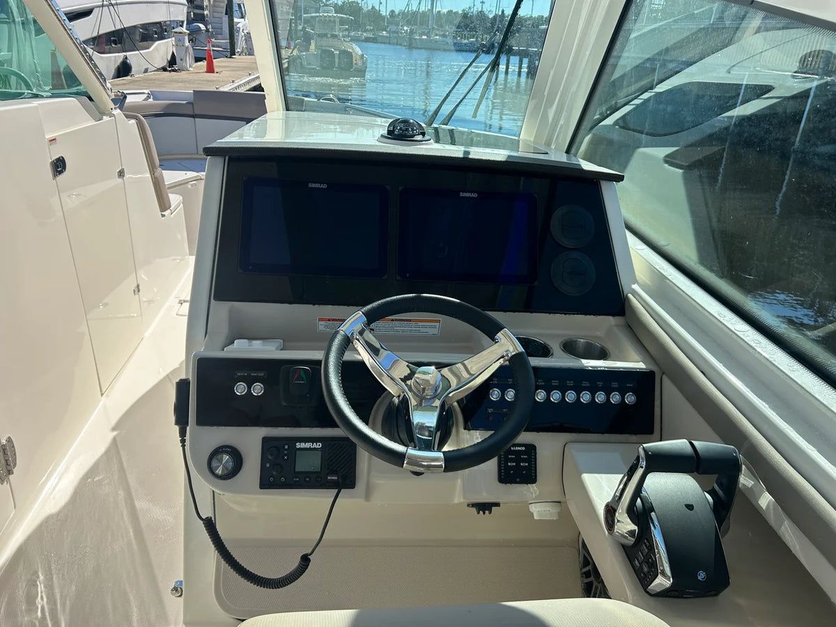 2027 Boston Whaler 330 Vantage 33.0 feet, Pensacola, Florida #20