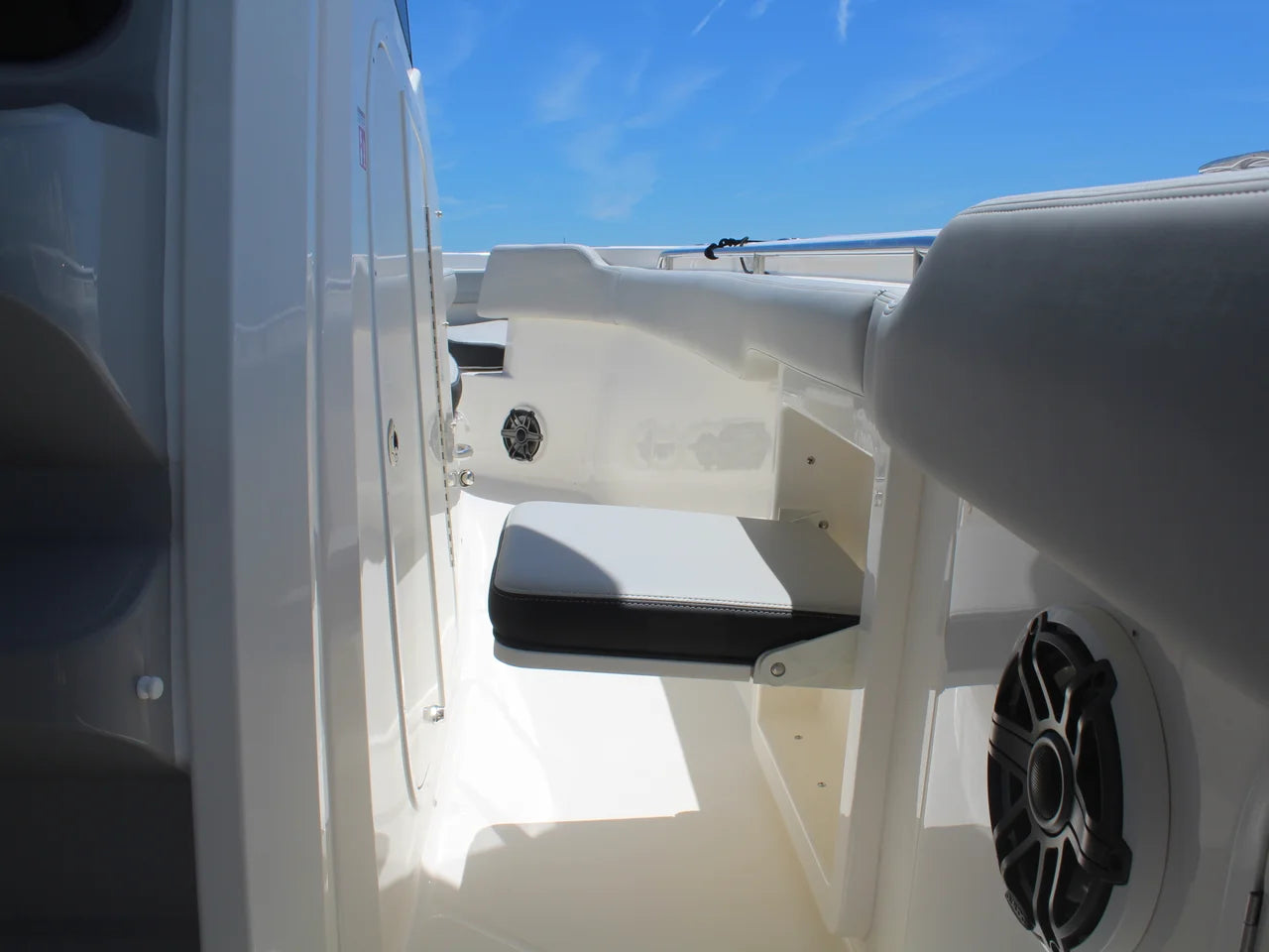 2026 Boston Whaler 330 Outrage 33.0 feet, Wrightsville Beach, North Carolina #26