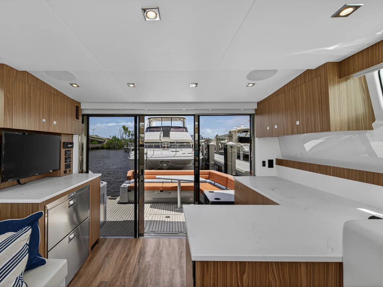 2026 Cruisers Yachts 46 Cantius 46.0 feet, Stuart, Florida #25