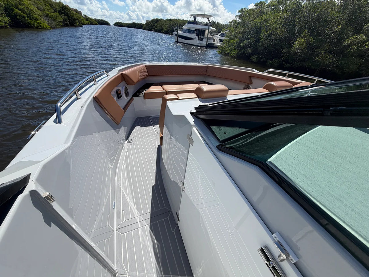 2024 Cruisers Yachts 34 GLS South Beach Outboard 34.0 feet, Clearwater, Florida #15