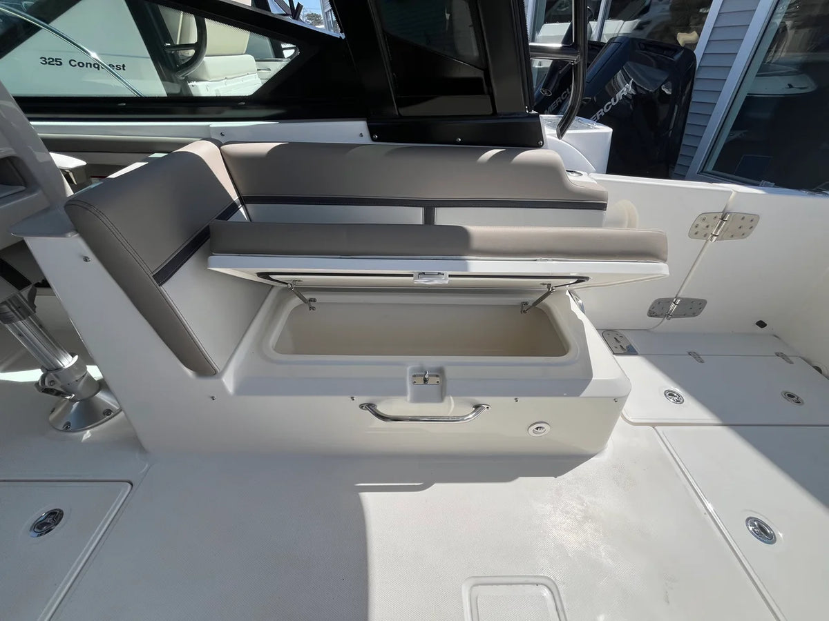 2026 Boston Whaler 330 Vantage 33.0 feet, Westbrook, Connecticut #14