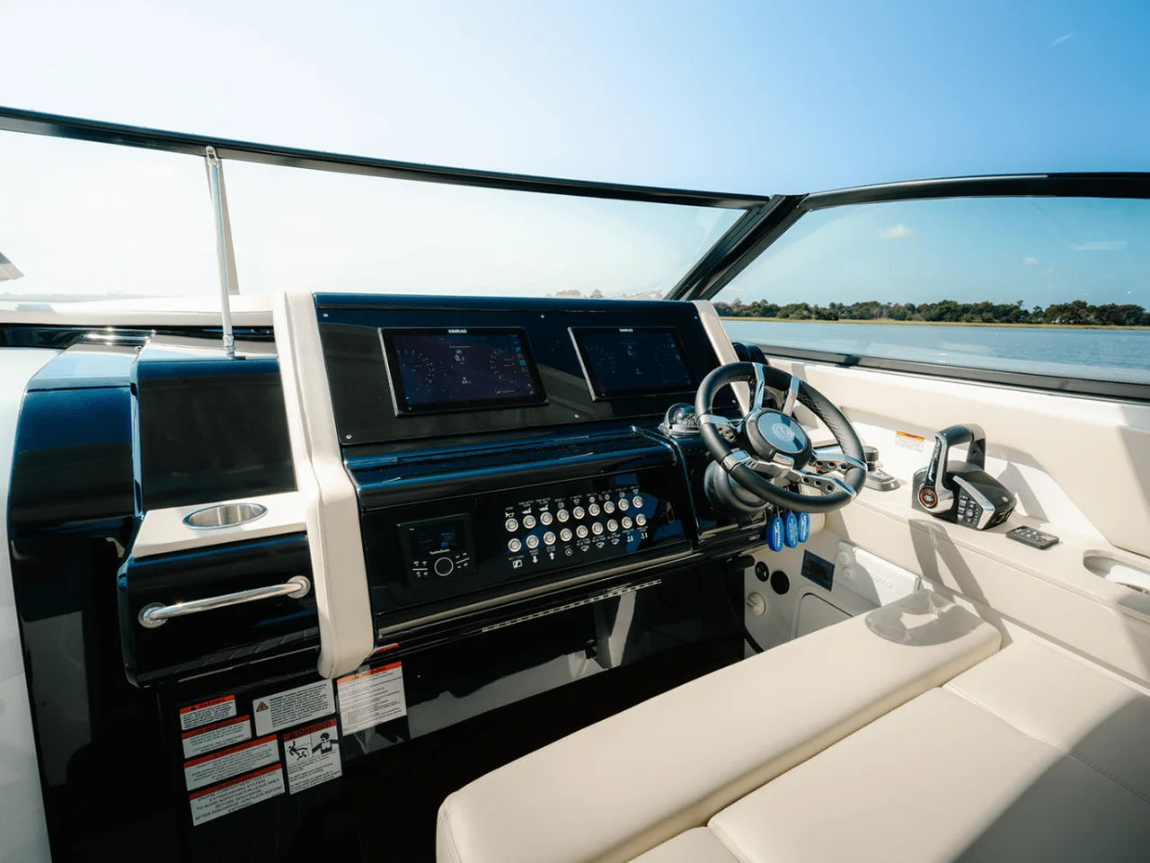 2025 Cruisers Yachts 38 GLS Outboard 38.0 feet, Charleston, SC #13