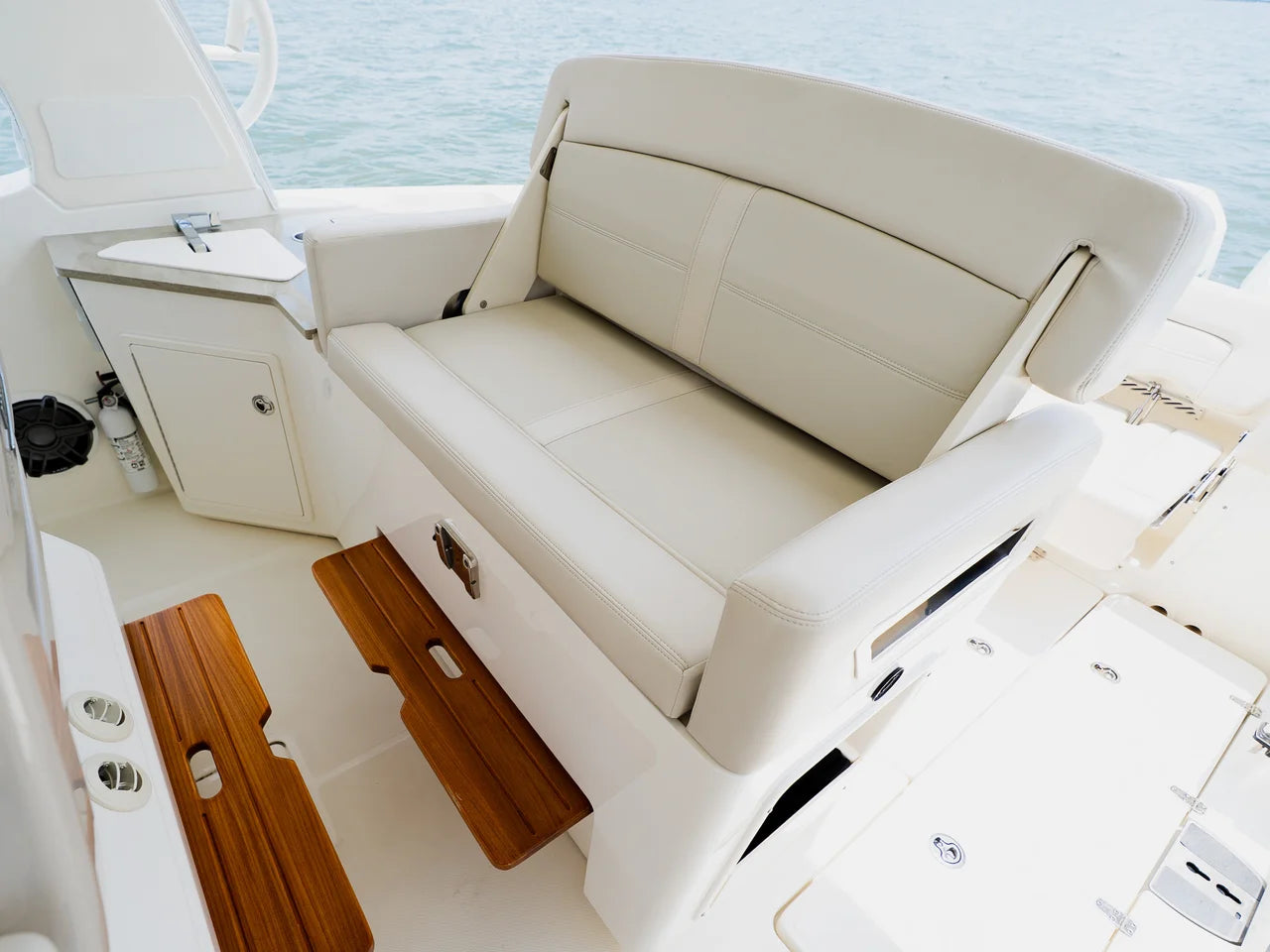 2023 Boston Whaler 350 Realm 35.0 feet, Clearwater, Florida #65
