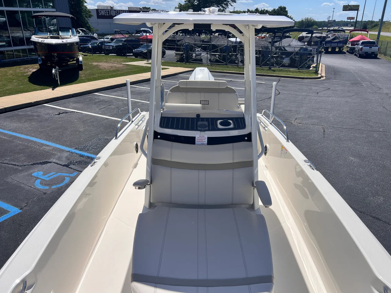 2026 Boston Whaler 250 Dauntless 25.0 feet, Greenville, SC #5