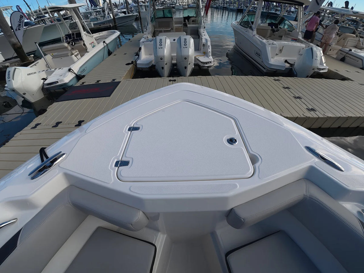 2027 Boston Whaler 330 Outrage 33.0 feet, Ocean View, NJ #25