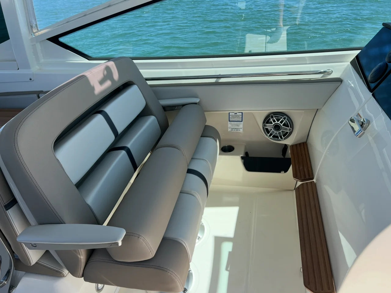 2026 Boston Whaler 330 Vantage 33.0 feet, Wrightsville Beach, North Carolina #12