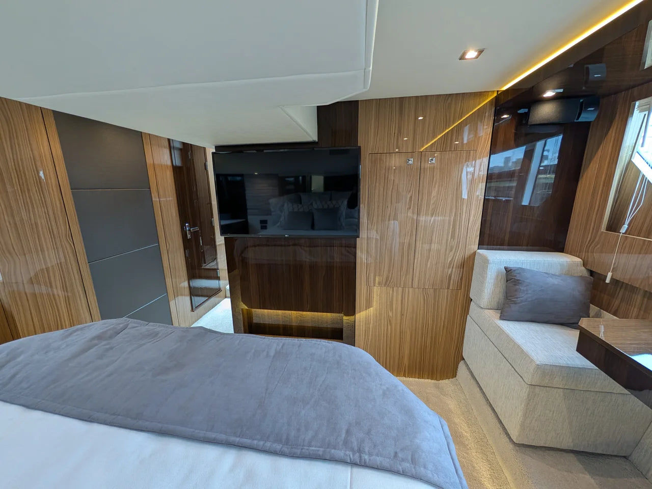 2022 Cruisers Yachts 54 Cantius 54.0 feet, Grasonville, MD #35