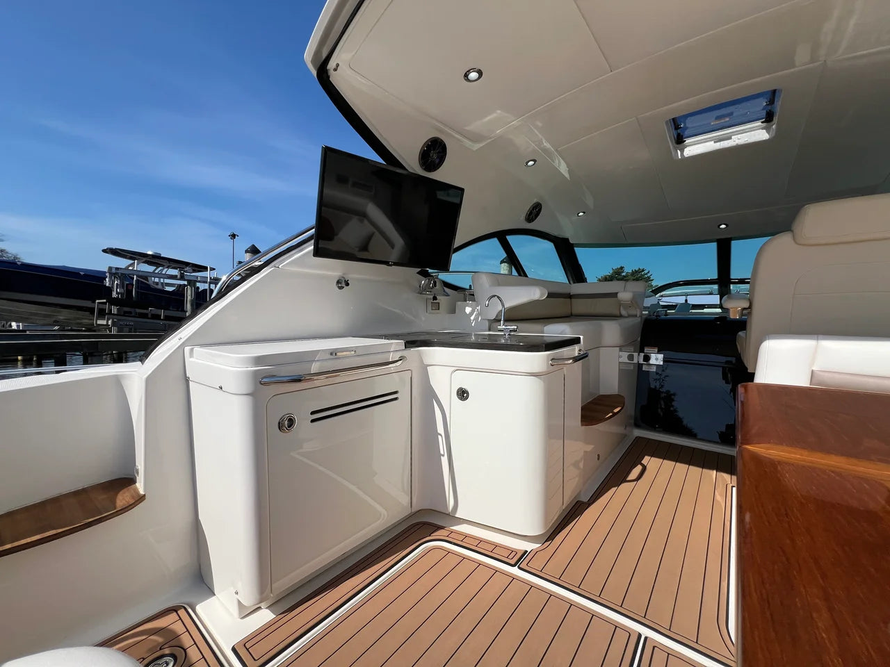 2015 Sea Ray 410 Sundancer 41.0 feet, Huntington, NY #18