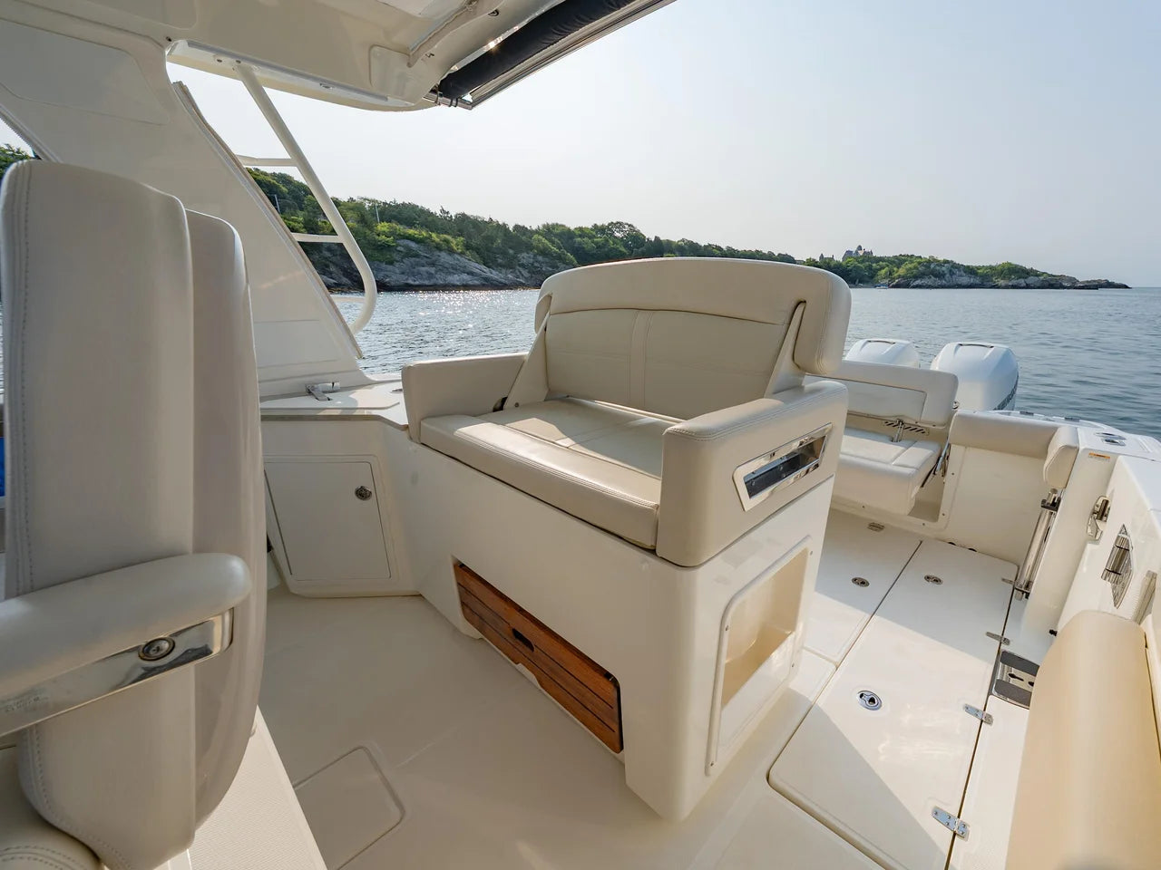 2022 Boston Whaler 350 REALM 35.0 feet, Naples, Florida #29